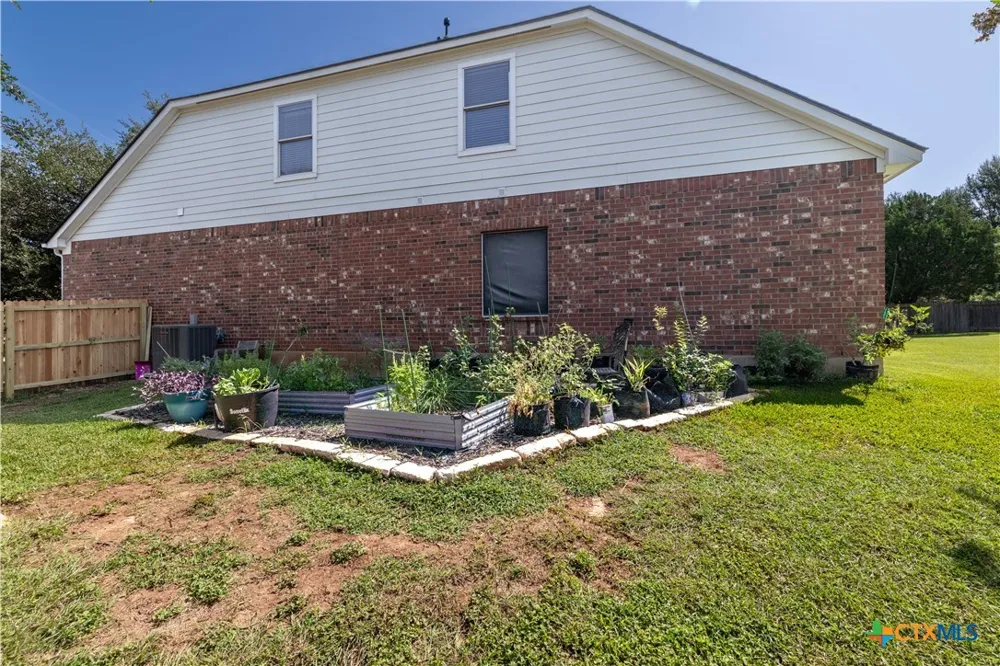 229 Bending Oak New Braunfels, TX 78132