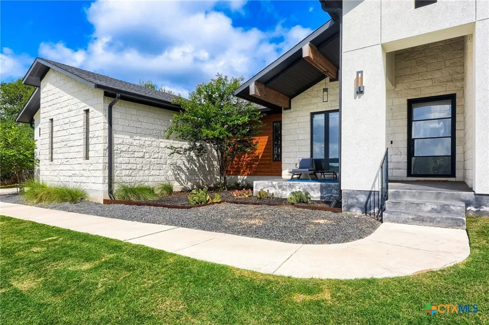 200 Quarter Horse Lane Driftwood, TX 78619