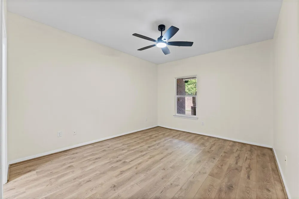 1310 E James Street #19 Baytown, TX 77520