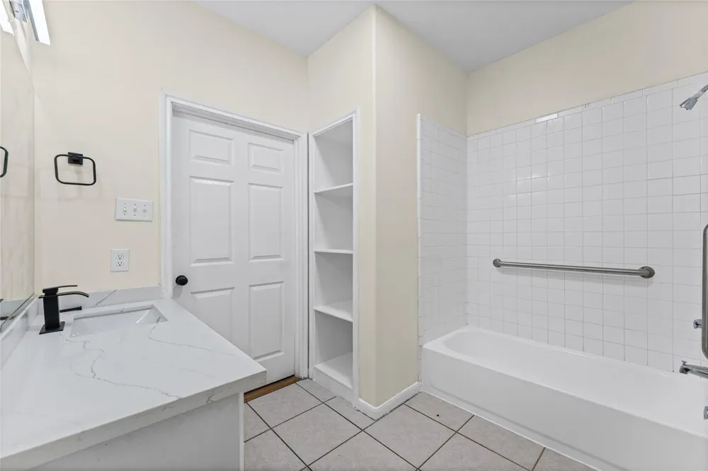 1310 E James Street #19 Baytown, TX 77520