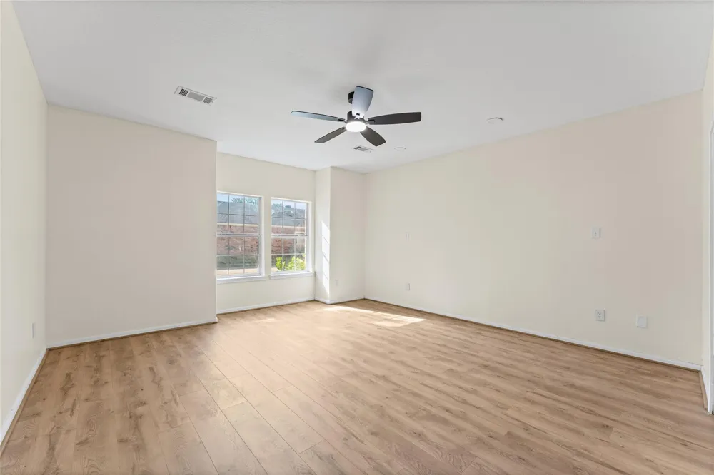 1310 E James Street #19 Baytown, TX 77520