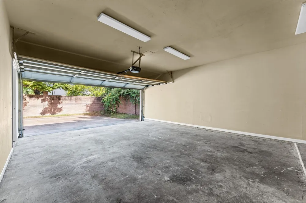 1310 E James Street #19 Baytown, TX 77520