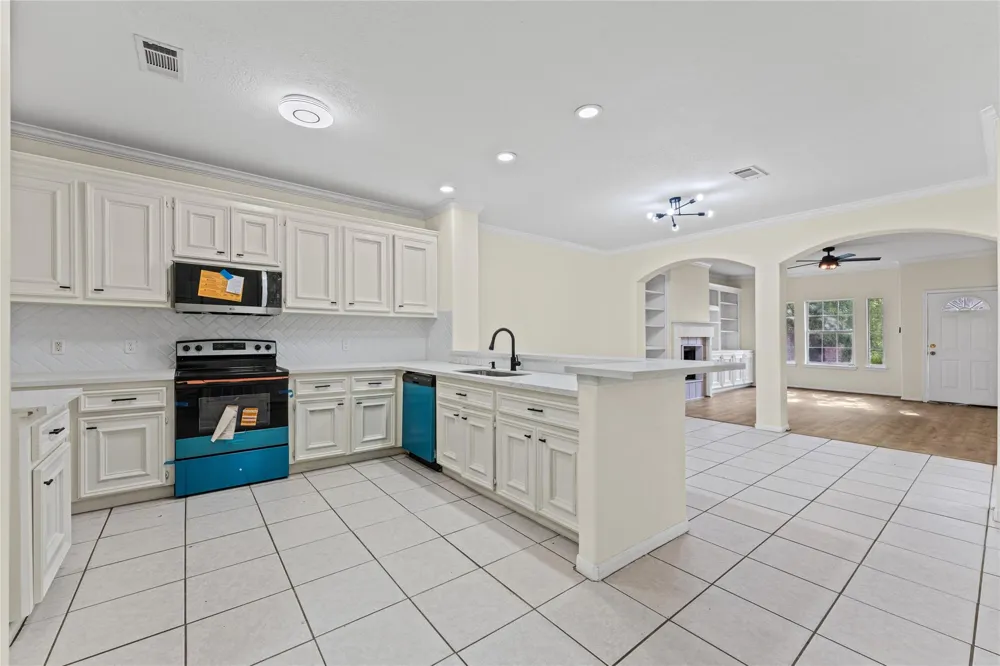 1310 E James Street #19 Baytown, TX 77520