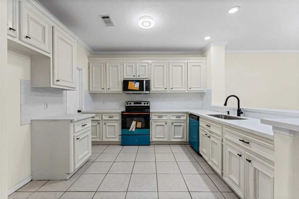 1310 E James Street #19 Baytown, TX 77520