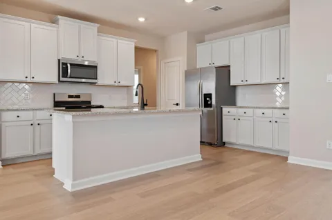 1035 Rosewood Trail