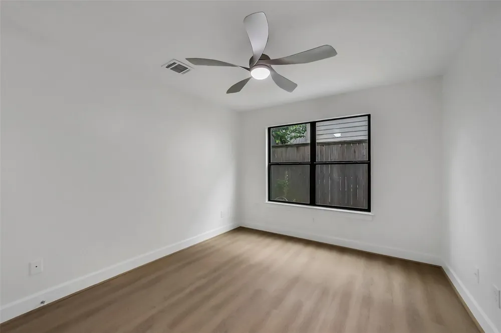 650 Westcross Street #70 Houston, TX 77018