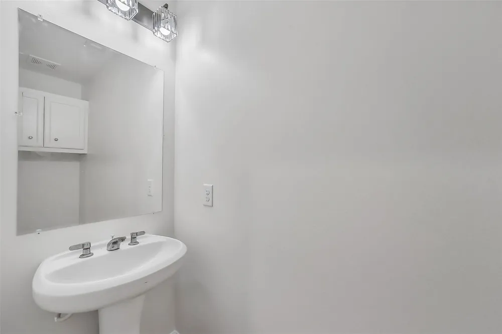 650 Westcross Street #70 Houston, TX 77018