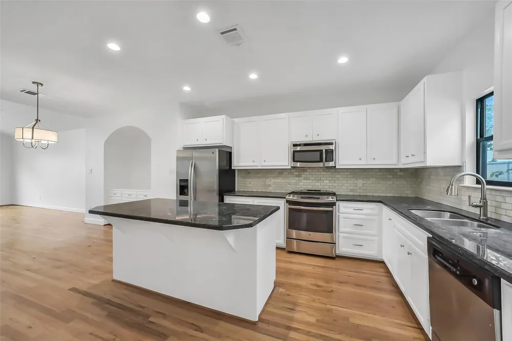 650 Westcross Street #70 Houston, TX 77018