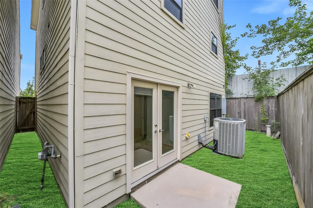 650 Westcross Street #70 Houston, TX 77018