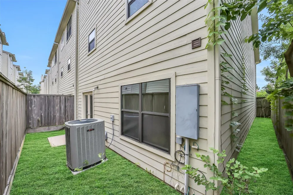 650 Westcross Street #70 Houston, TX 77018