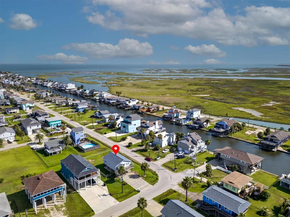 16502 Jamaica Inn Road Jamaica Beach, TX 77554