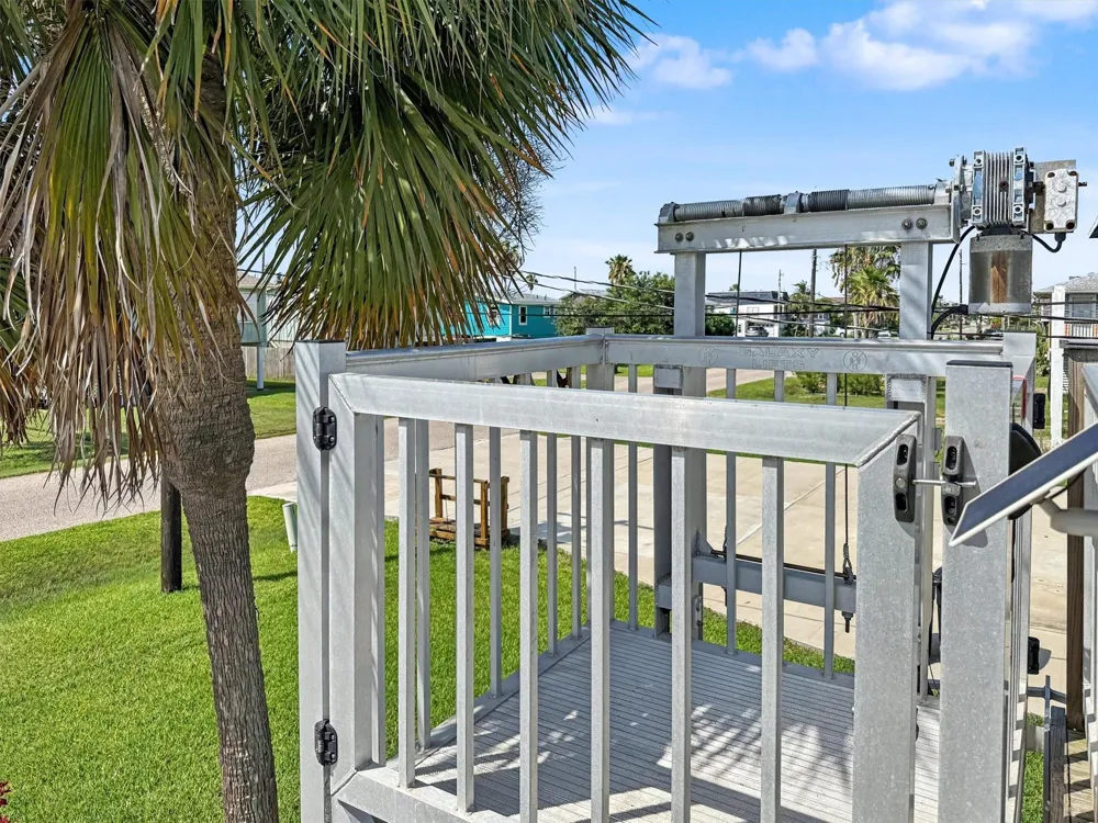 16502 Jamaica Inn Road Jamaica Beach, TX 77554