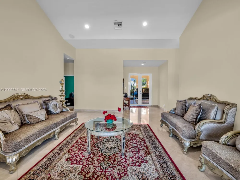 2710 Walkers way Weston, FL 33331