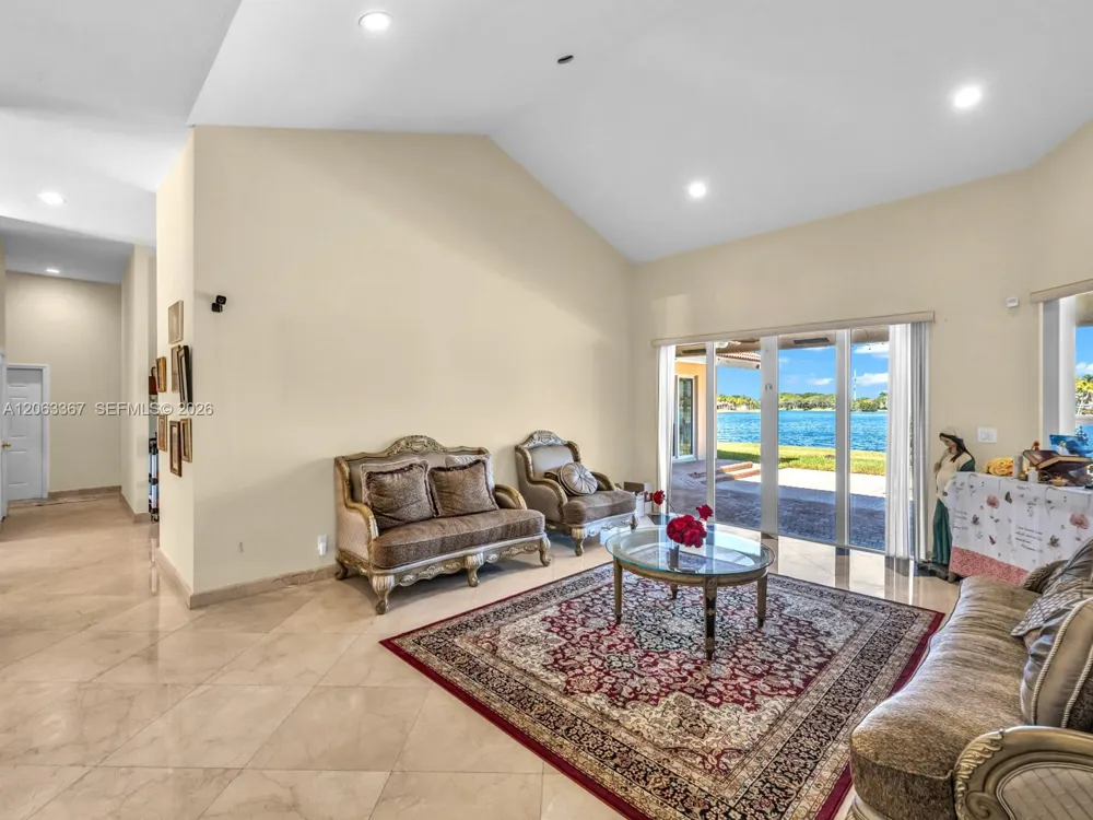 2710 Walkers way Weston, FL 33331