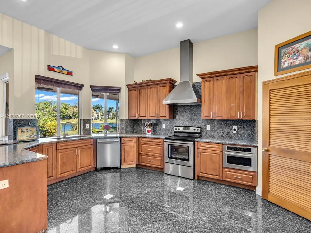 2710 Walkers way Weston, FL 33331