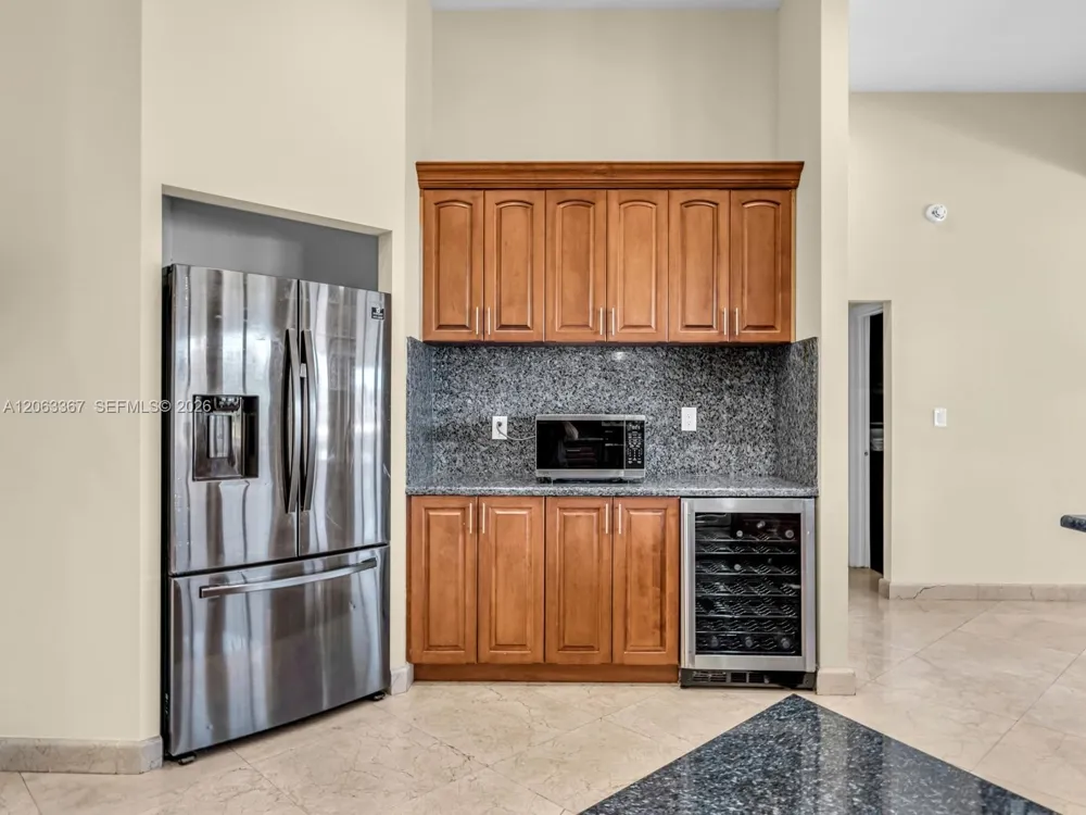 2710 Walkers way Weston, FL 33331