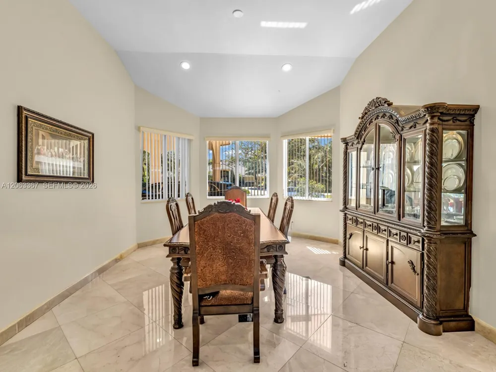 2710 Walkers way Weston, FL 33331