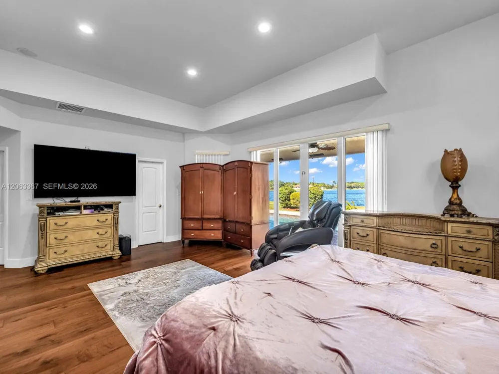 2710 Walkers way Weston, FL 33331