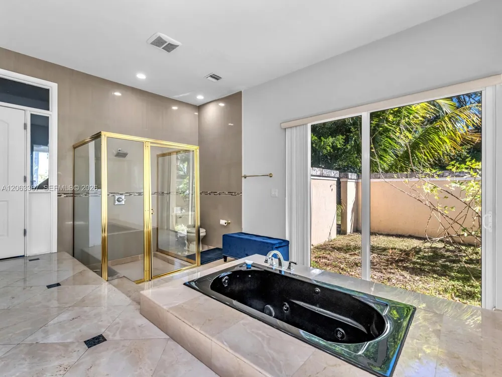 2710 Walkers way Weston, FL 33331