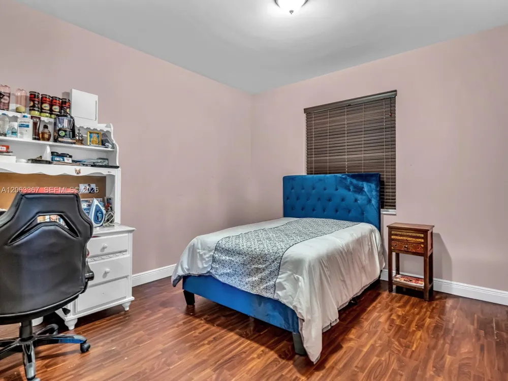 2710 Walkers way Weston, FL 33331