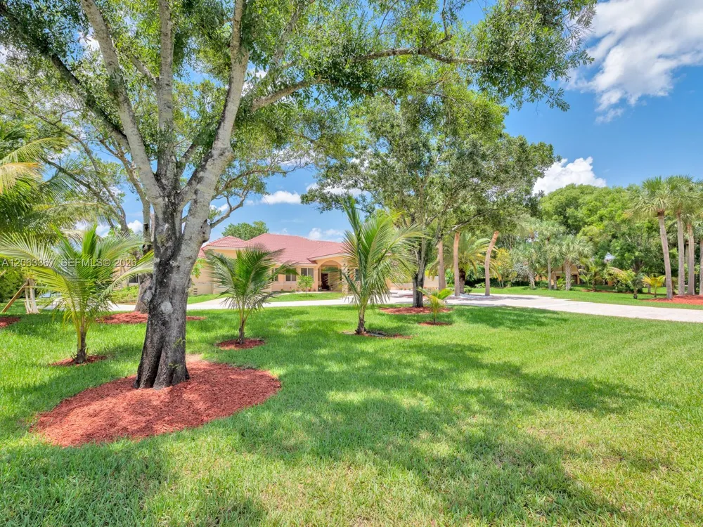2710 Walkers way Weston, FL 33331