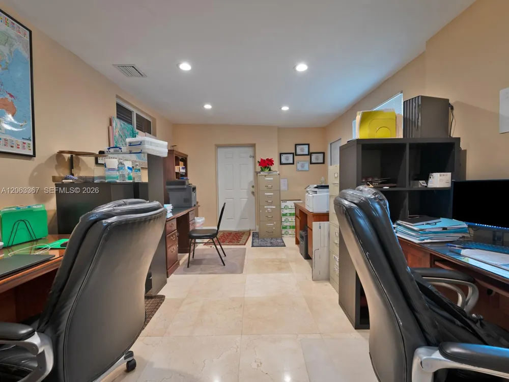 2710 Walkers way Weston, FL 33331