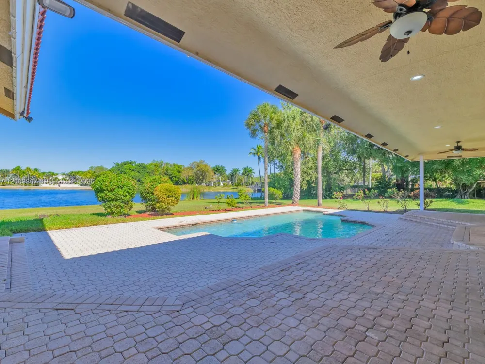 2710 Walkers way Weston, FL 33331
