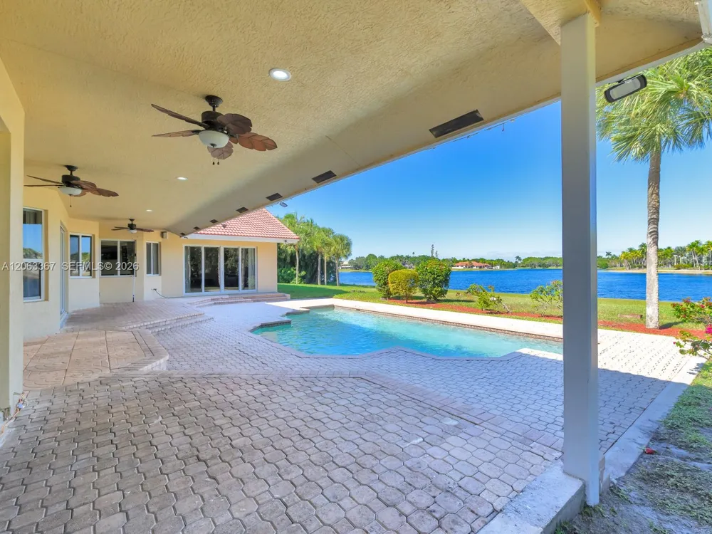 2710 Walkers way Weston, FL 33331