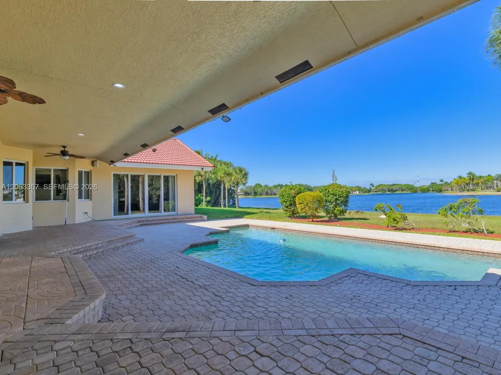 2710 Walkers way Weston, FL 33331