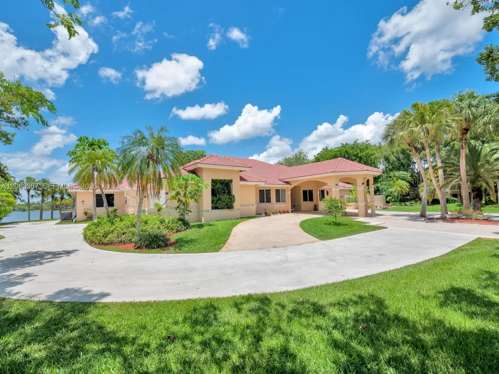 2710 Walkers way Weston, FL 33331