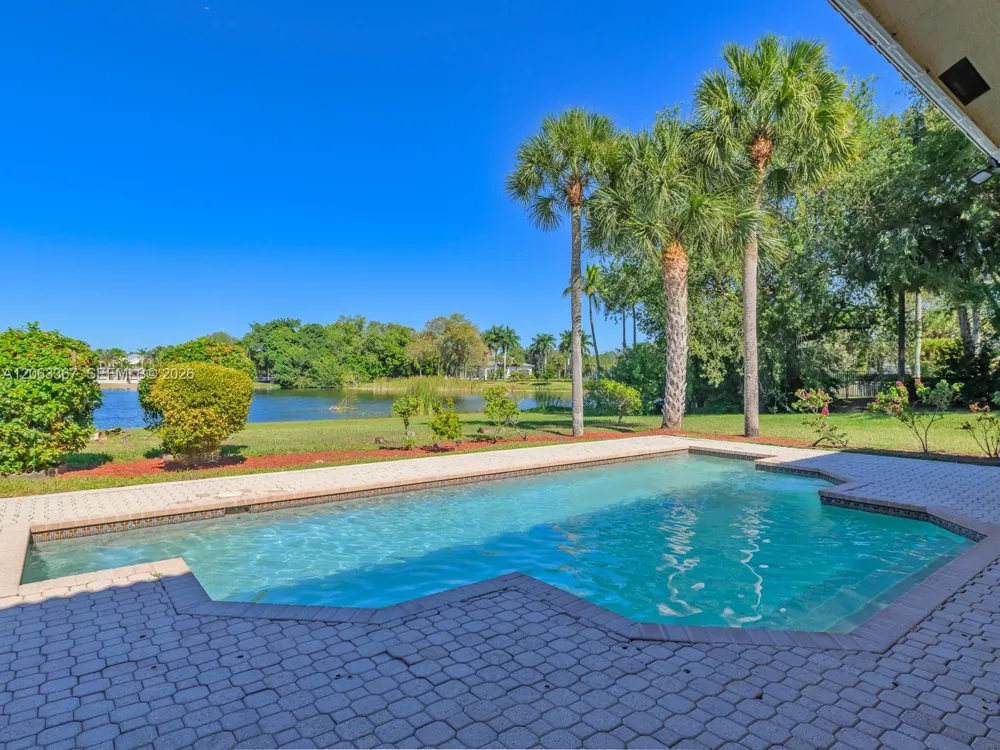 2710 Walkers way Weston, FL 33331