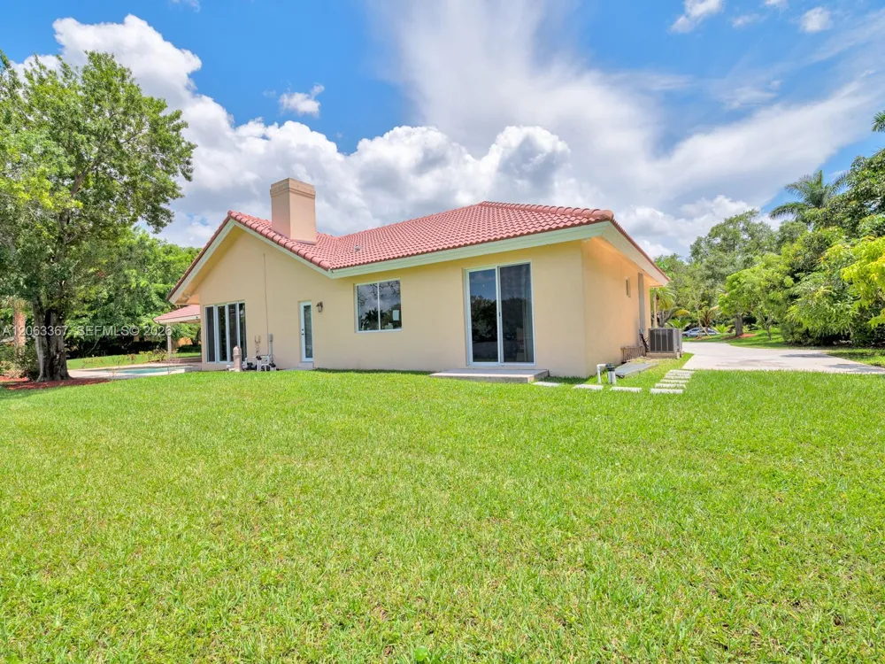 2710 Walkers way Weston, FL 33331