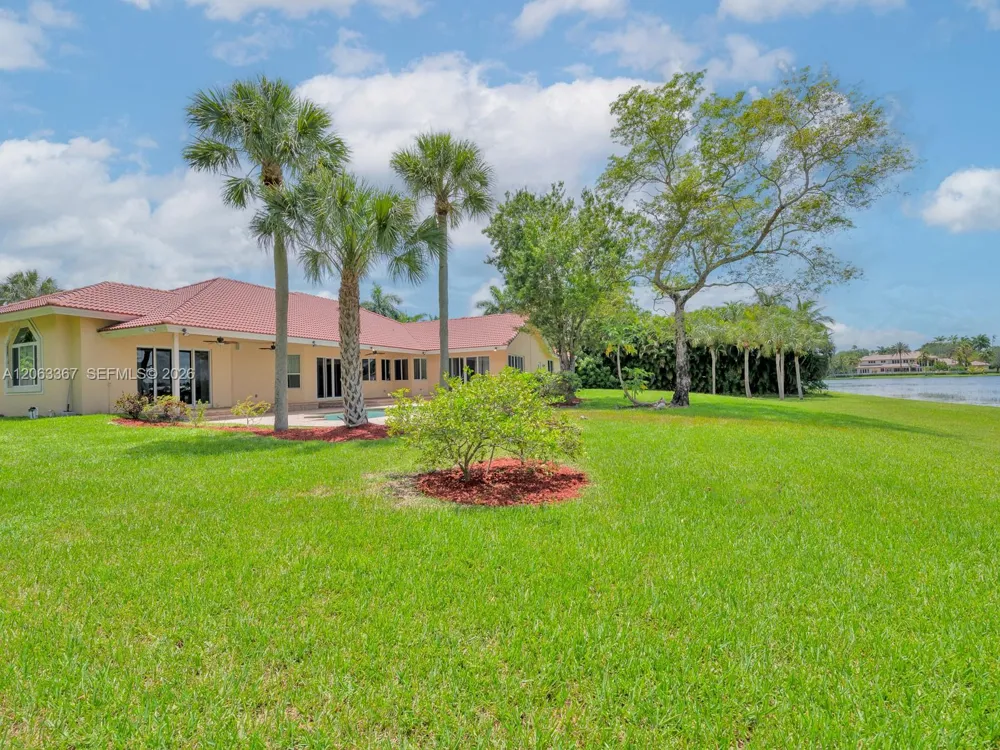 2710 Walkers way Weston, FL 33331