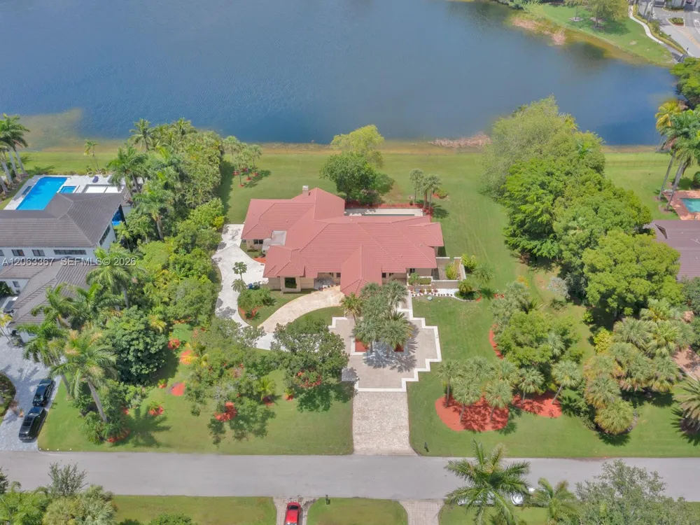2710 Walkers way Weston, FL 33331