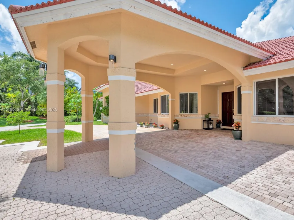 2710 Walkers way Weston, FL 33331