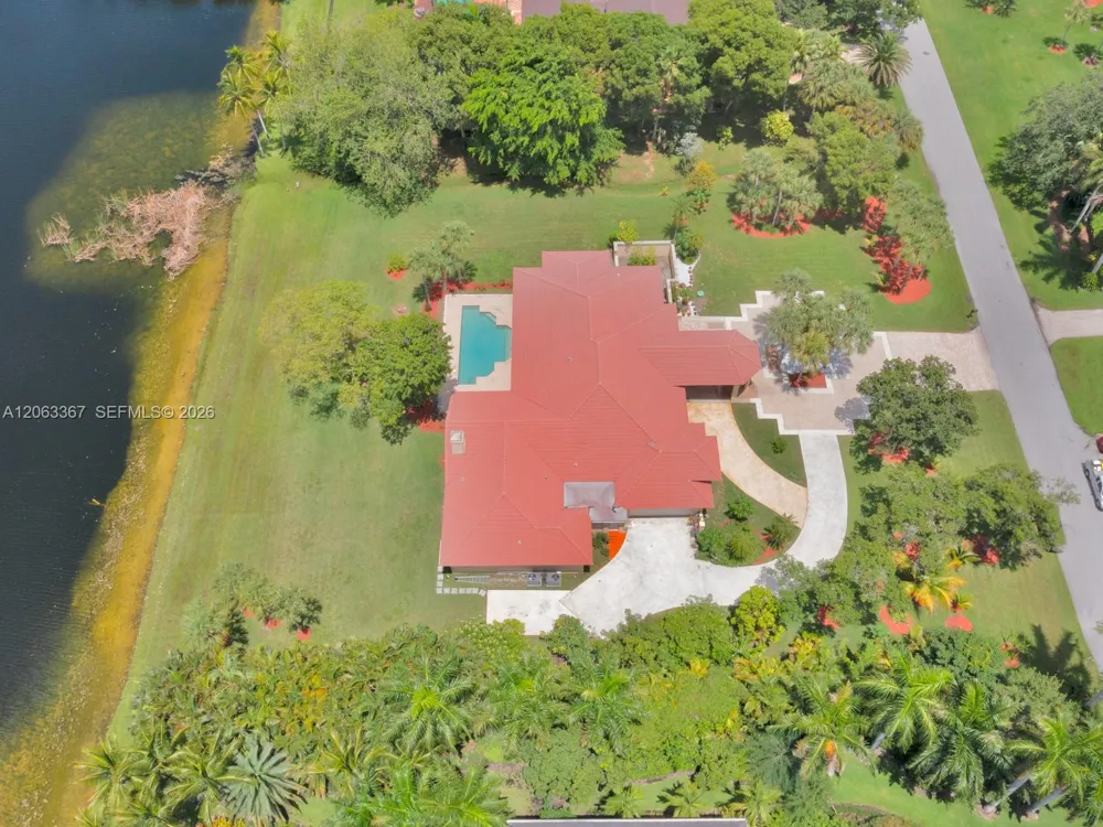 2710 Walkers way Weston, FL 33331