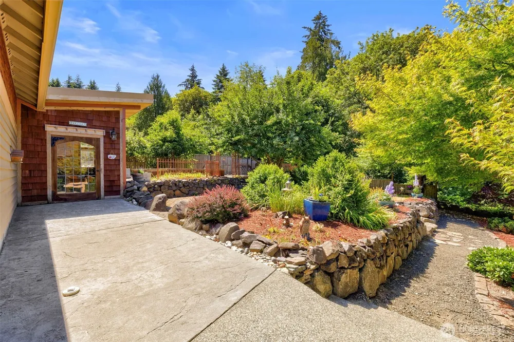 1956 NE Trail Way Poulsbo, WA 98370