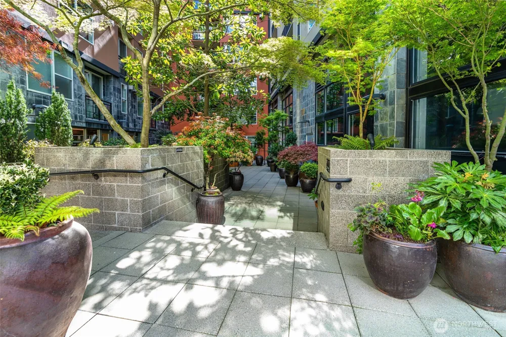 2607 Western Avenue #452 Seattle, WA 98121