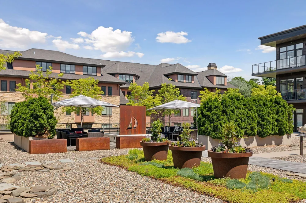 875 Lake Street #315 Wayzata, MN 55391