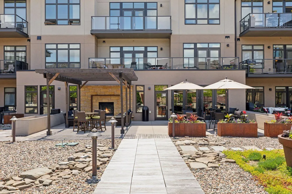 875 Lake Street #315 Wayzata, MN 55391