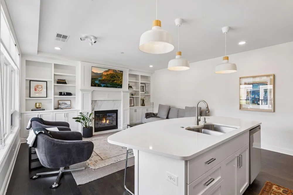 875 Lake Street #315 Wayzata, MN 55391