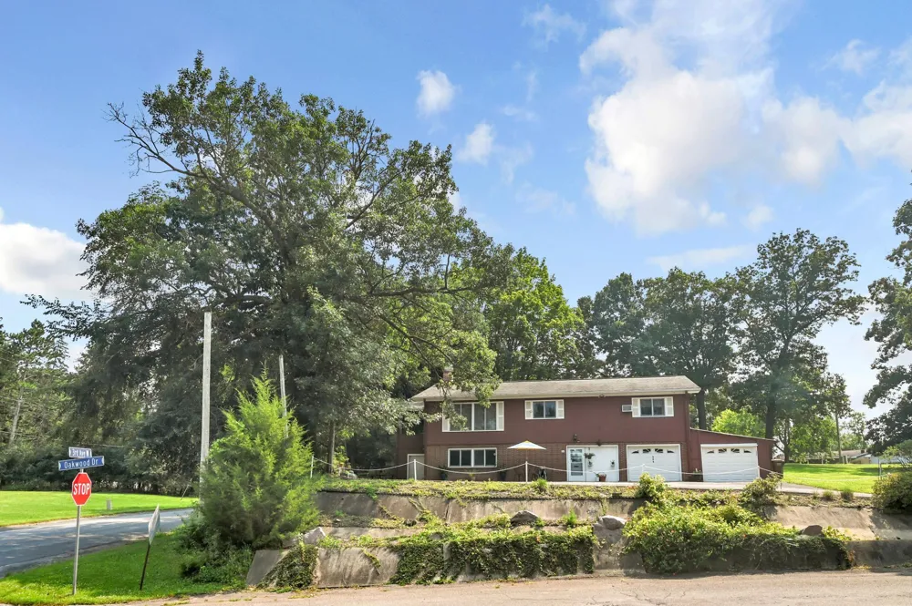 405 Oakwood Drive Durand, WI 54736