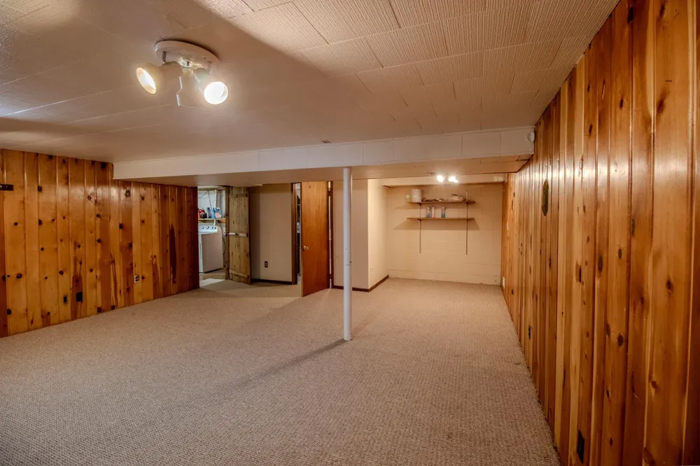 2187 Burr Street Maplewood, MN 55117