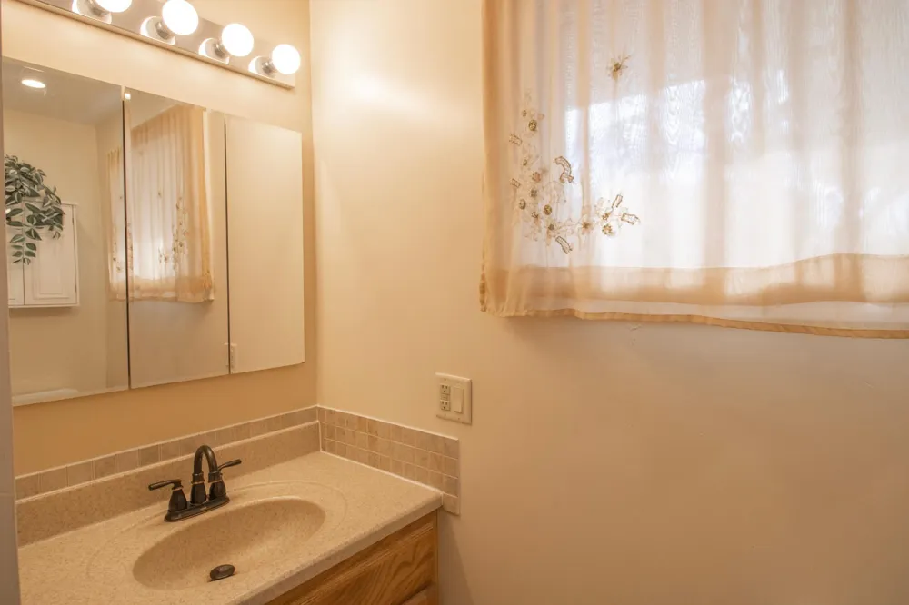 2187 Burr Street Maplewood, MN 55117