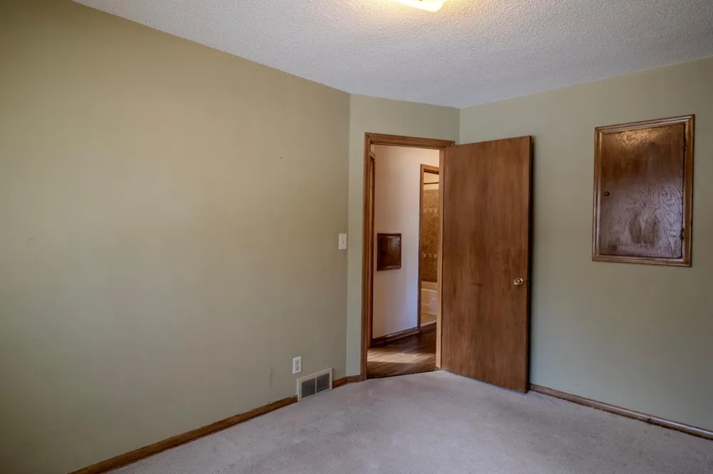 2187 Burr Street Maplewood, MN 55117