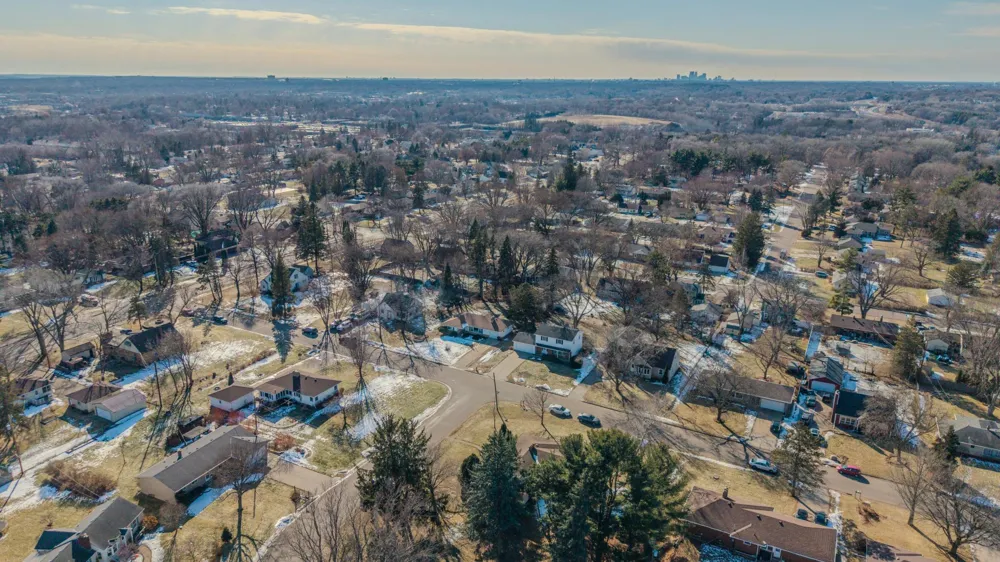 2187 Burr Street Maplewood, MN 55117
