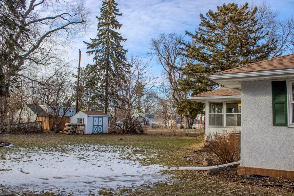 2187 Burr Street Maplewood, MN 55117