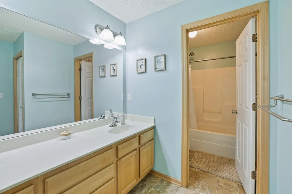 3033 Chamberlain Street #4 Maplewood, MN 55109