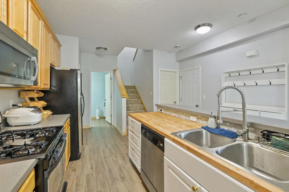 3033 Chamberlain Street #4 Maplewood, MN 55109