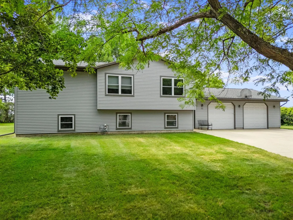 705 Estates Avenue Litchfield, MN 55355